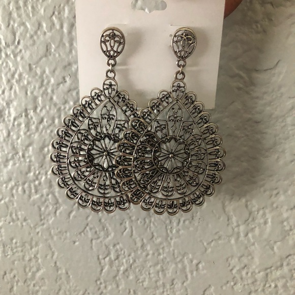 Jewelry - Silver Colored Earrings